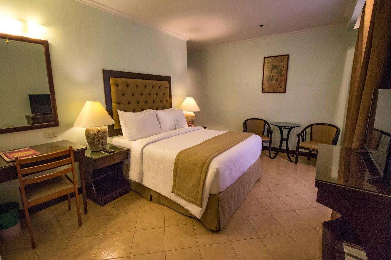 Royal Bellagio Hotel Makati City Extérieur photo