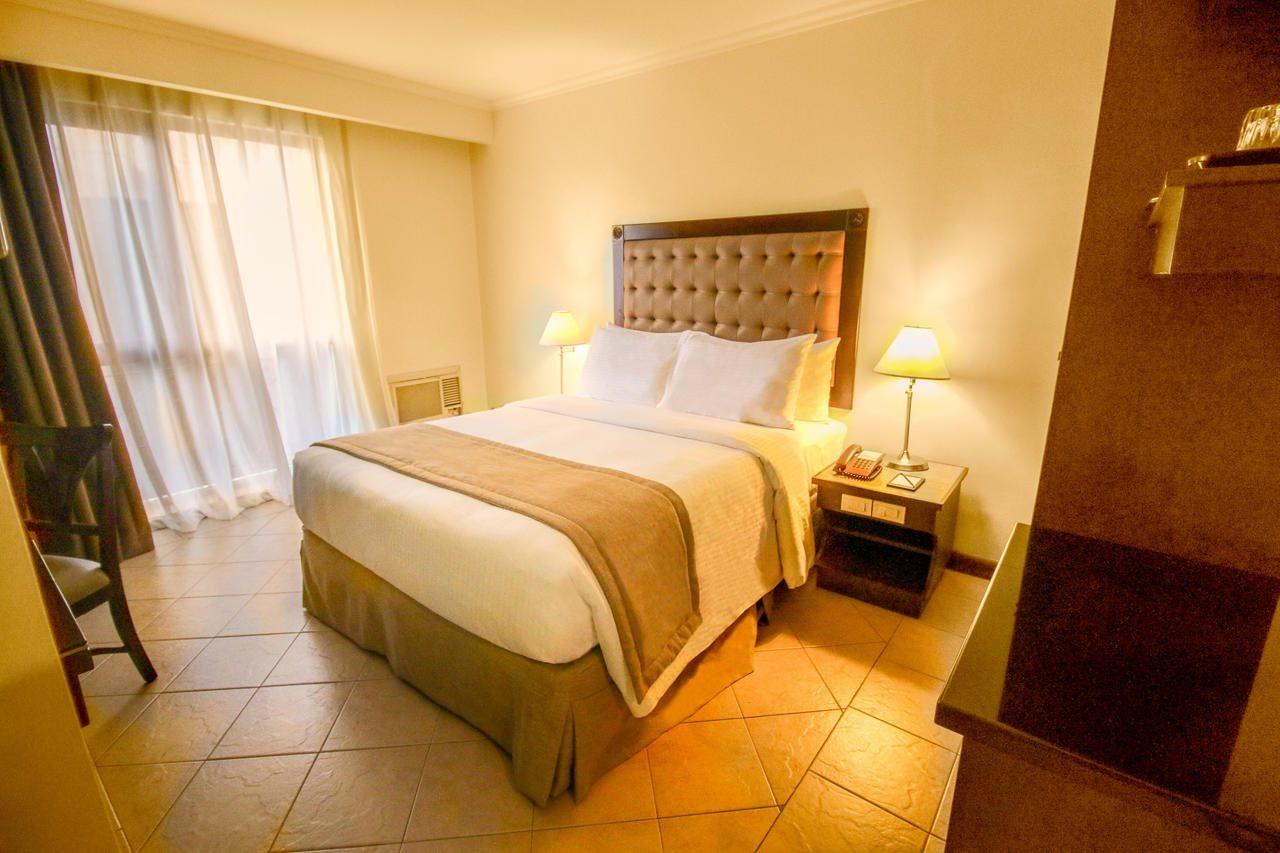 Royal Bellagio Hotel Makati City Extérieur photo