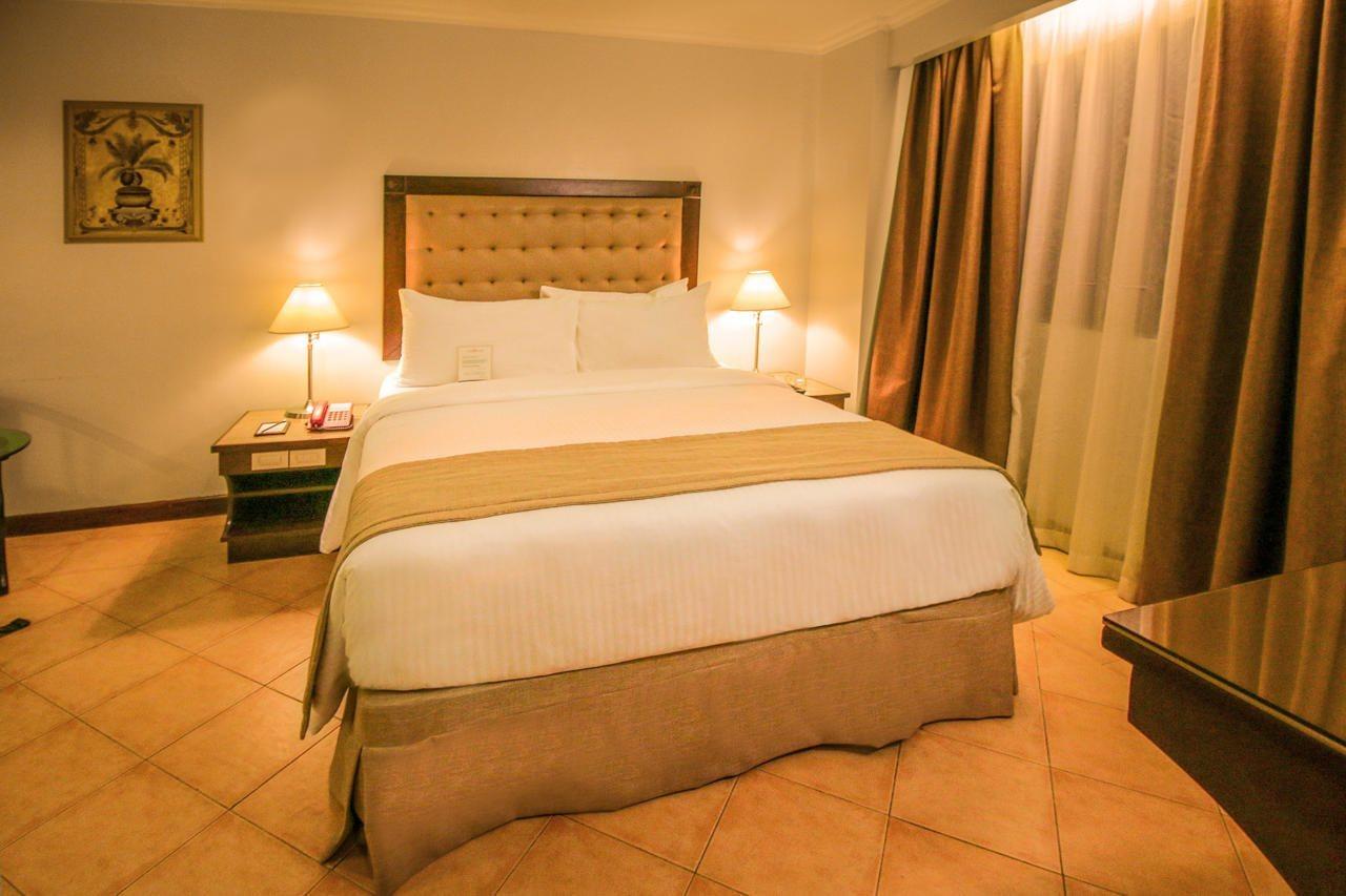 Royal Bellagio Hotel Makati City Extérieur photo