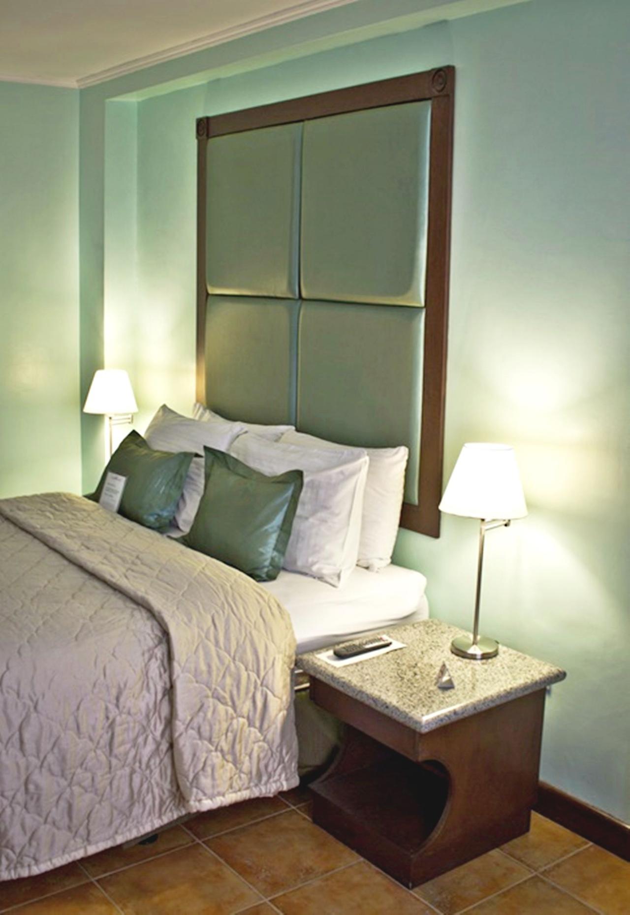 Royal Bellagio Hotel Makati City Extérieur photo