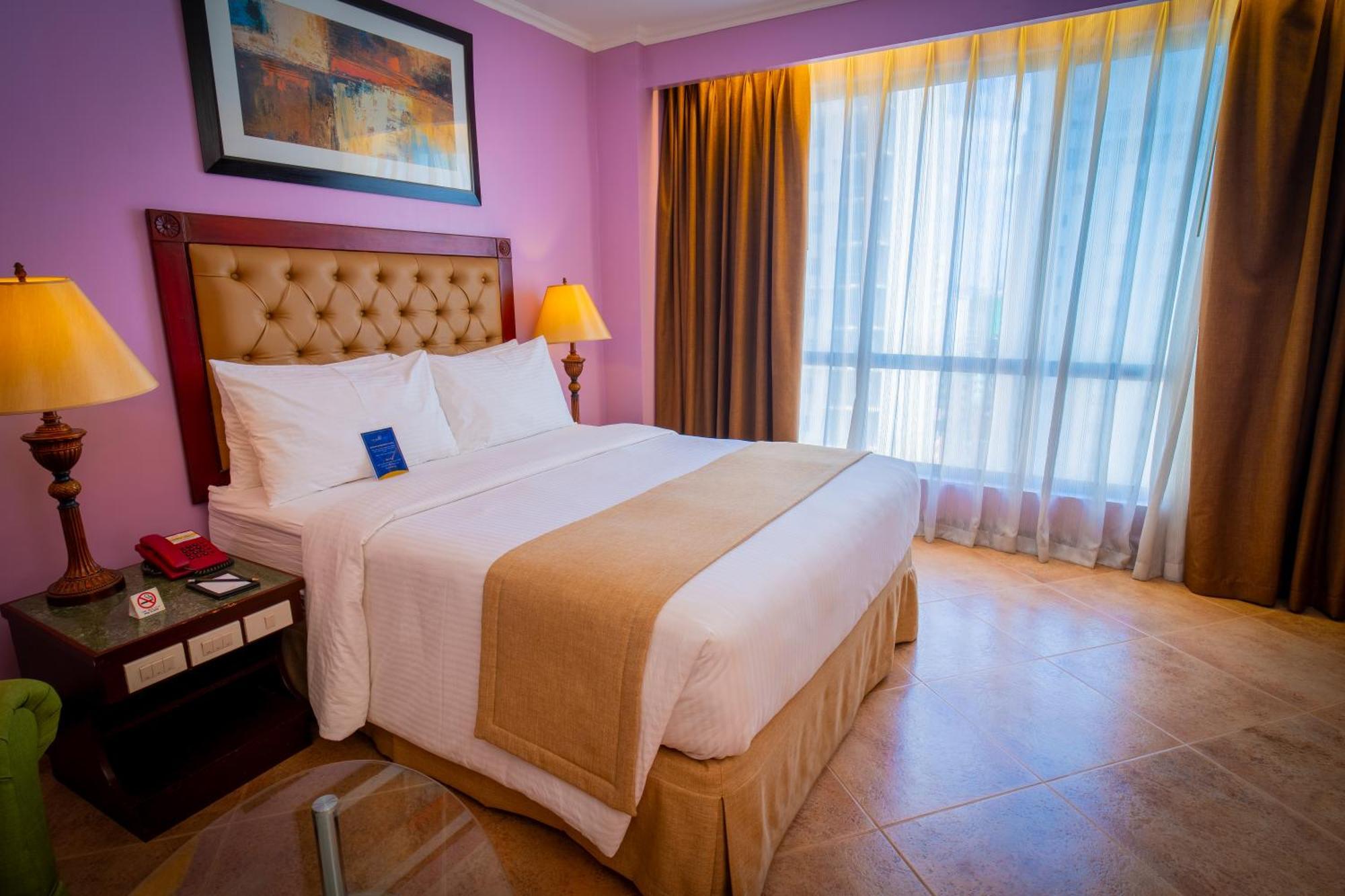 Royal Bellagio Hotel Makati City Extérieur photo