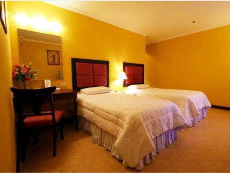 Royal Bellagio Hotel Makati City Extérieur photo