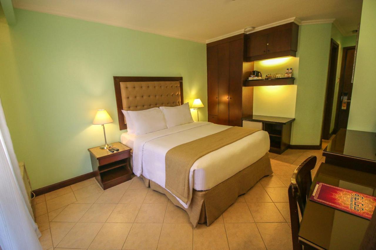 Royal Bellagio Hotel Makati City Extérieur photo